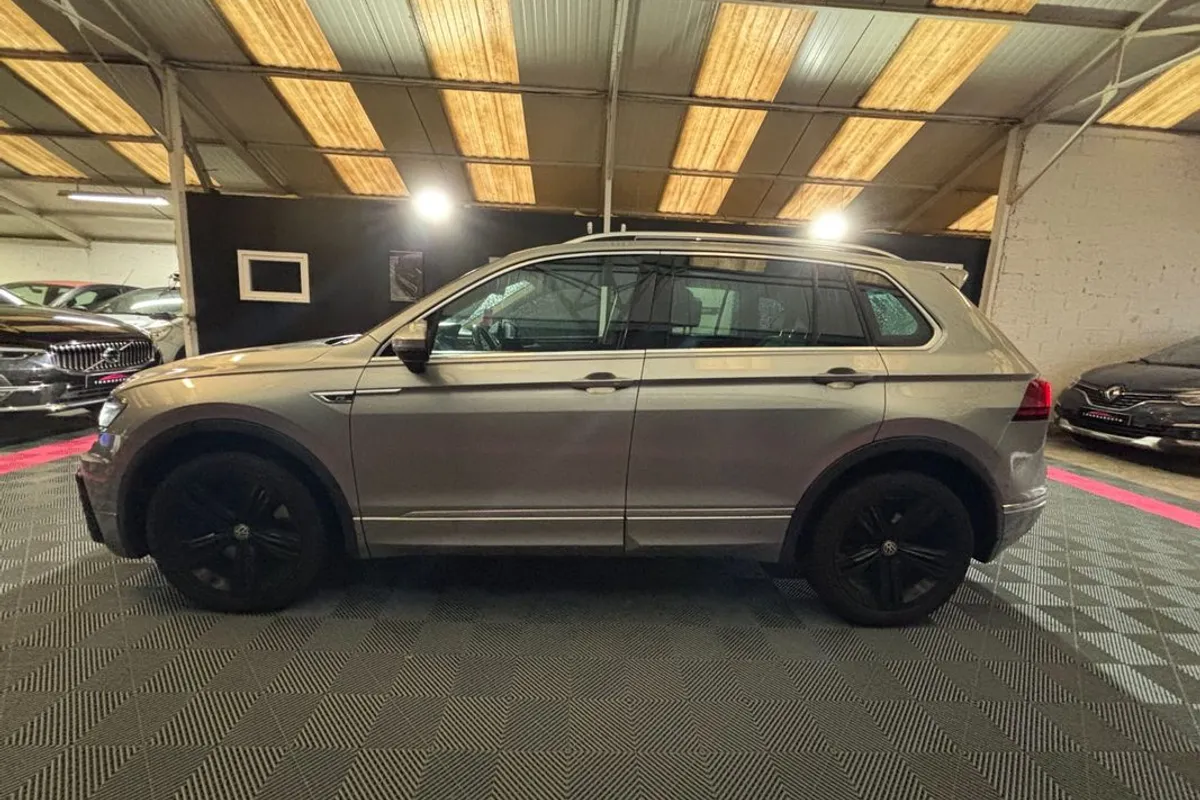 VOLKSWAGEN TIGUAN 2.0 TDI 190 DSG7 4Motion Carat Exclusive - Photo 9