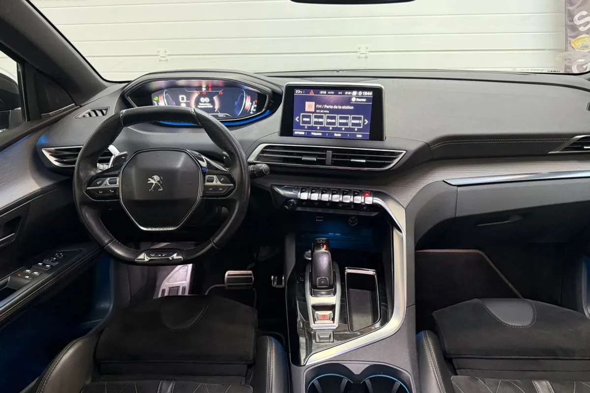 Peugeot  5008 GT 2.0 BlueHDI 180 (7 places, toit ouvrant, LED, Sièges chauffants, Caméra) - Photo 7