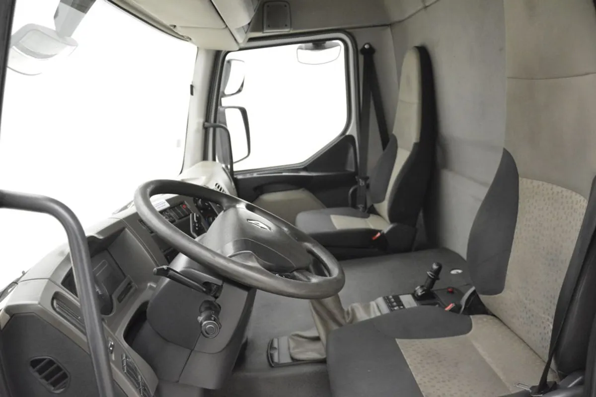 Renault Premium 270 DXi - damaged engine - Photo 10